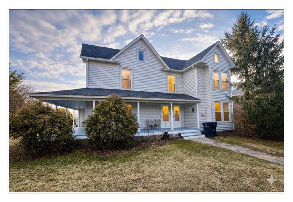 Photo of 201 W Webster St, Galax, VA 24333 (MLS # 109578)