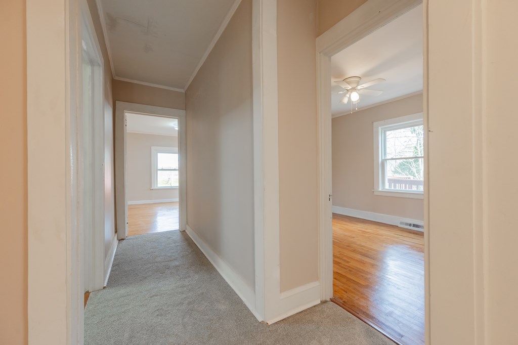 Hillsville, Virginia 24343, United States, 3 Bedrooms Bedrooms, ,2 BathroomsBathrooms,Residential,Active,245702