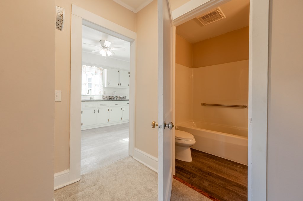 Hillsville, Virginia 24343, United States, 3 Bedrooms Bedrooms, ,2 BathroomsBathrooms,Residential,Active,245702