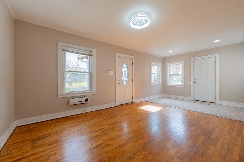 Hillsville, Virginia 24343, United States, 3 Bedrooms Bedrooms, ,2 BathroomsBathrooms,Residential,Active,245702