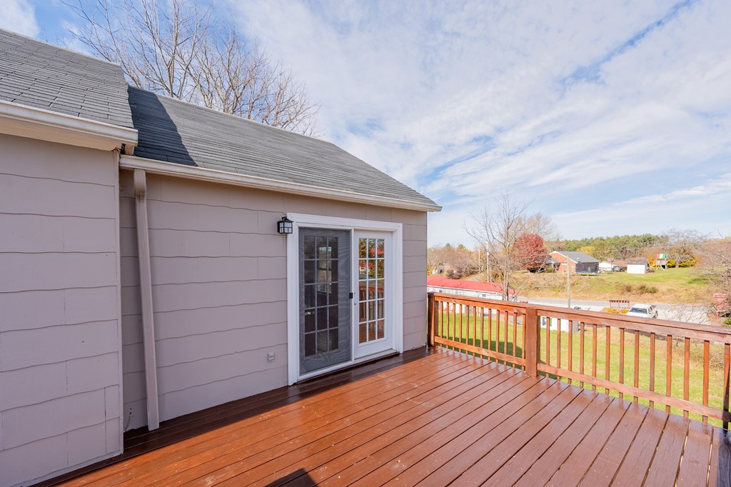 Hillsville, Virginia 24343, United States, 3 Bedrooms Bedrooms, ,2 BathroomsBathrooms,Residential,Active,245702