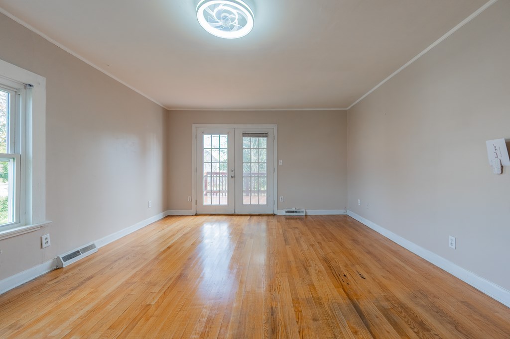 Hillsville, Virginia 24343, United States, 3 Bedrooms Bedrooms, ,2 BathroomsBathrooms,Residential,Active,245702