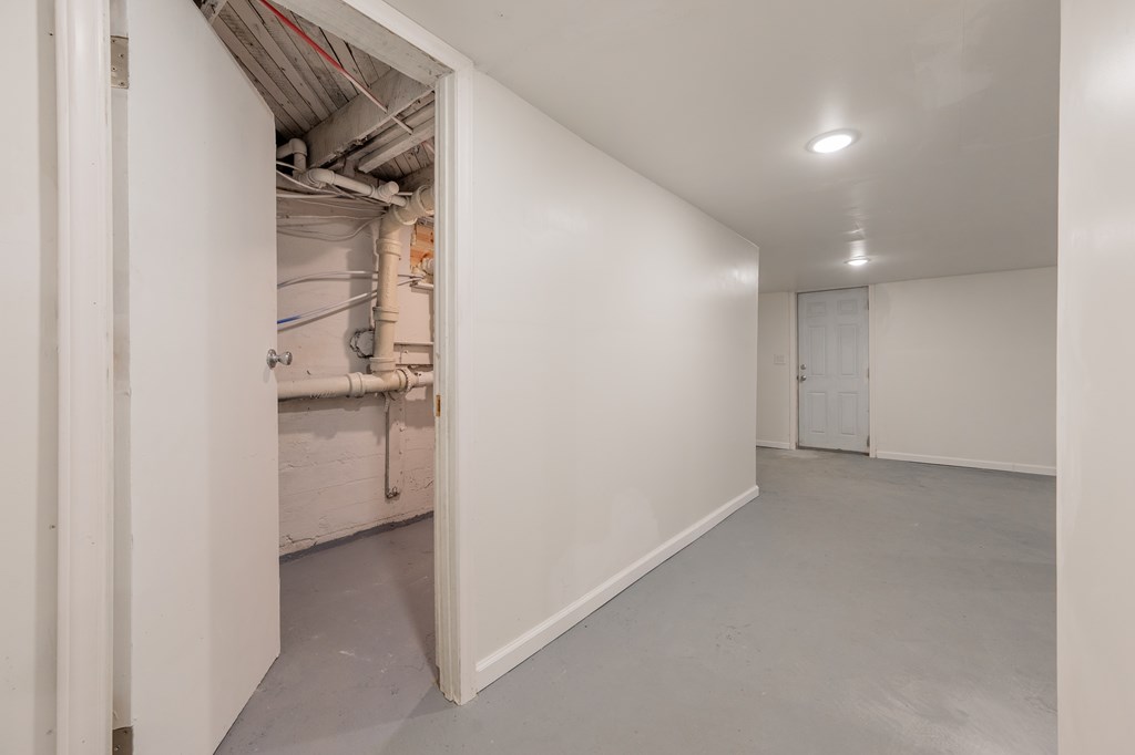 Hillsville, Virginia 24343, United States, 3 Bedrooms Bedrooms, ,2 BathroomsBathrooms,Residential,Active,245702