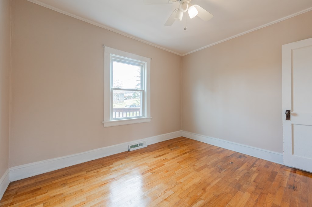 Hillsville, Virginia 24343, United States, 3 Bedrooms Bedrooms, ,2 BathroomsBathrooms,Residential,Active,245702