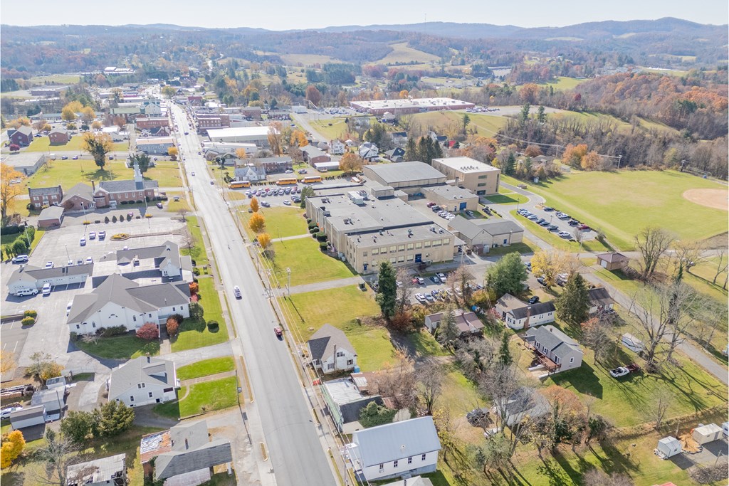 Hillsville, Virginia 24343, United States, 3 Bedrooms Bedrooms, ,2 BathroomsBathrooms,Residential,Active,245702