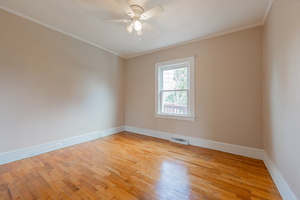 Hillsville, Virginia 24343, United States, 3 Bedrooms Bedrooms, ,2 BathroomsBathrooms,Residential,Active,245702