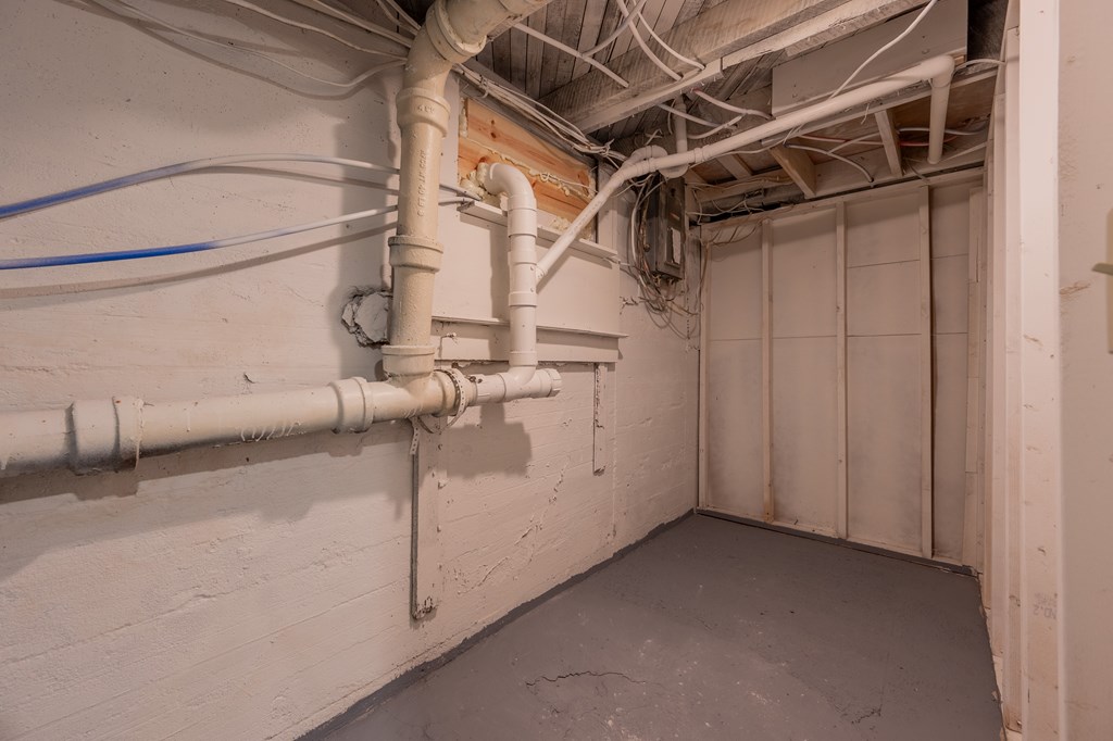 Hillsville, Virginia 24343, United States, 3 Bedrooms Bedrooms, ,2 BathroomsBathrooms,Residential,Active,245702