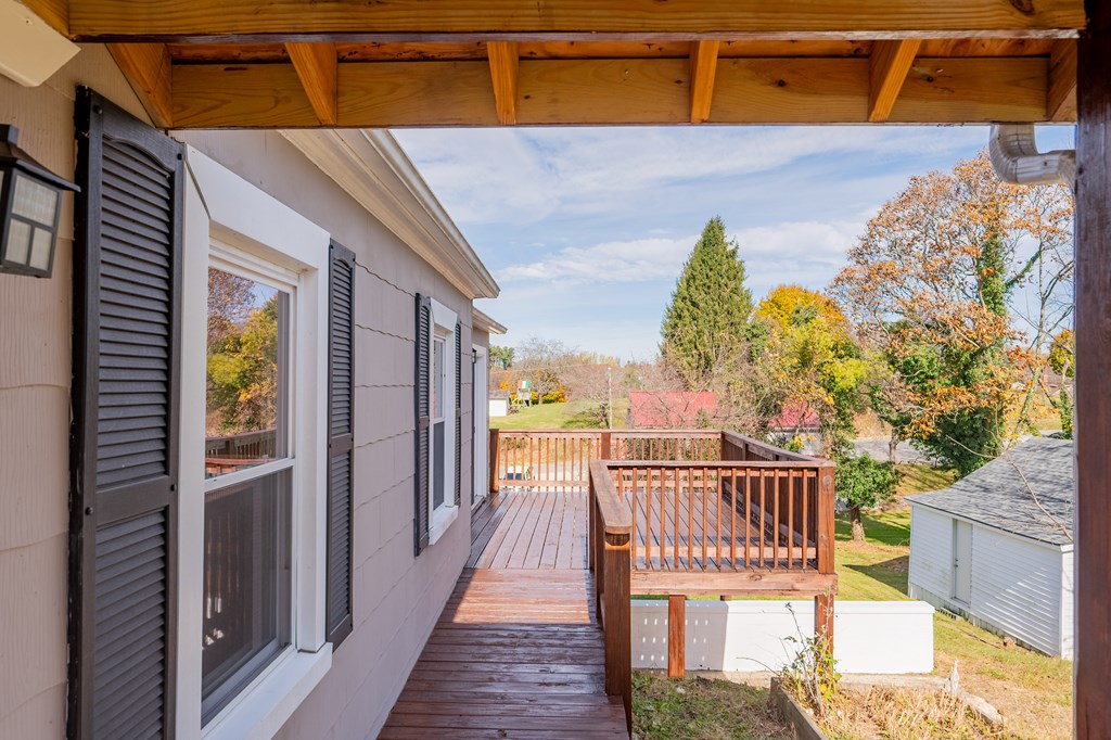 Hillsville, Virginia 24343, United States, 3 Bedrooms Bedrooms, ,2 BathroomsBathrooms,Residential,Active,245702