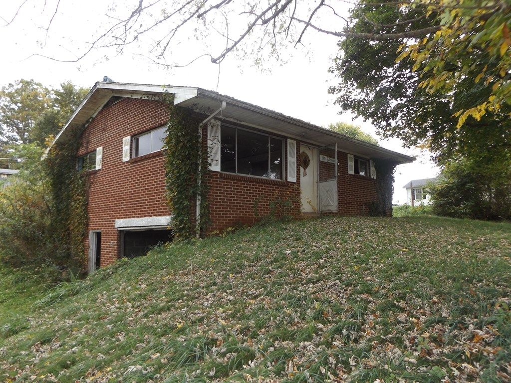 Photo of 99 Windsor Rd, Woodlawn, VA 24381 (MLS # 103715)