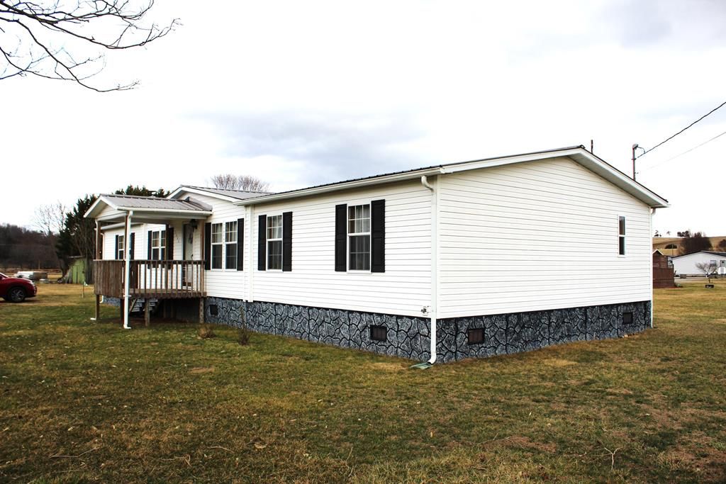 Photo of 3653 Ivanhoe Rd, Ivanhoe, VA 24350 (MLS # 105963)