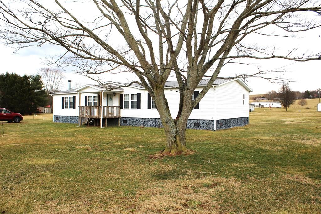 Photo of 3653 Ivanhoe Rd, Ivanhoe, VA 24350 (MLS # 105963)