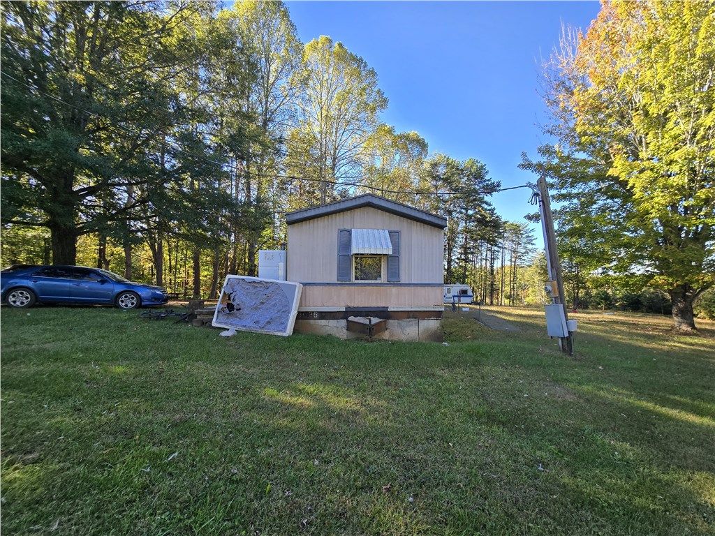 Photo of 341 Hawks Dr, Cana, VA 24317 (MLS # 104281)