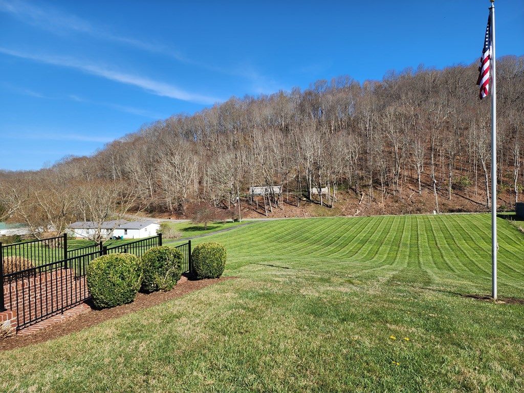 Photo of 928 Pierce Rd, Marion, VA 24354 (MLS # 109453)