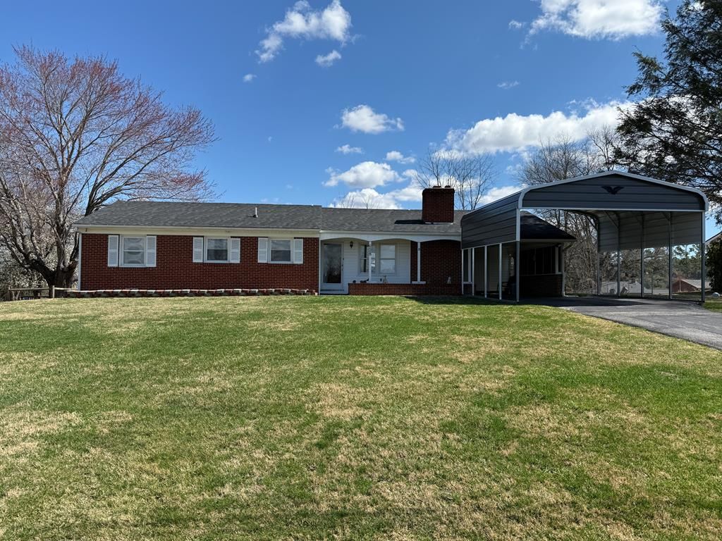 Photo of 628 Courtland Circle, Galax, VA 24333 (MLS # 109128)