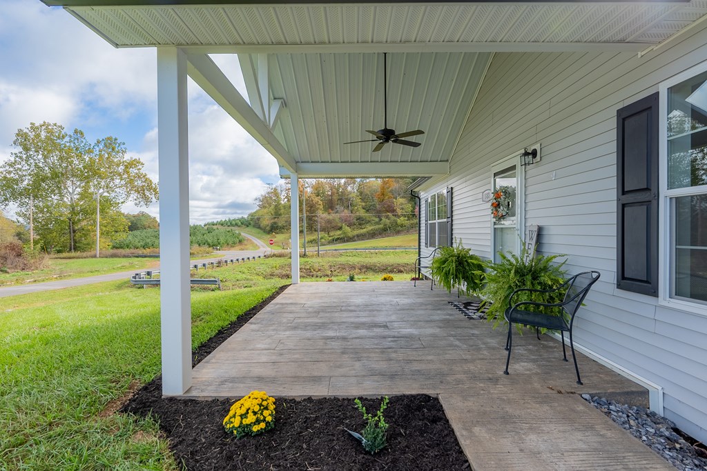 Max Meadows, Virginia 24360, United States, 3 Bedrooms Bedrooms, ,2 BathroomsBathrooms,Residential,Active,231024