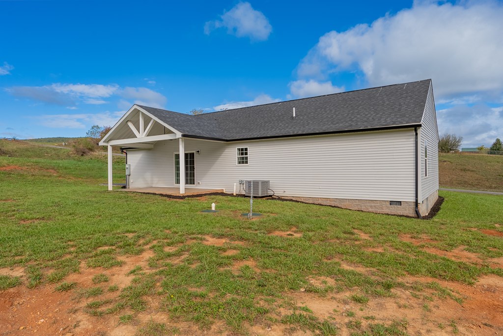 Max Meadows, Virginia 24360, United States, 3 Bedrooms Bedrooms, ,2 BathroomsBathrooms,Residential,Active,231024