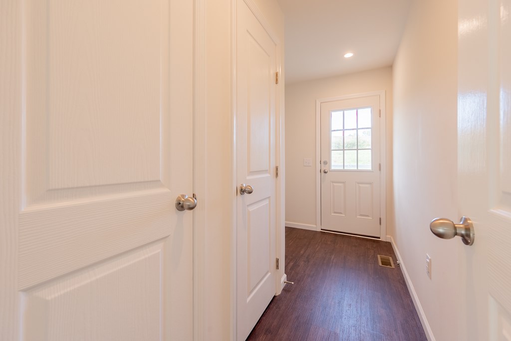 Max Meadows, Virginia 24360, United States, 3 Bedrooms Bedrooms, ,2 BathroomsBathrooms,Residential,Active,231024