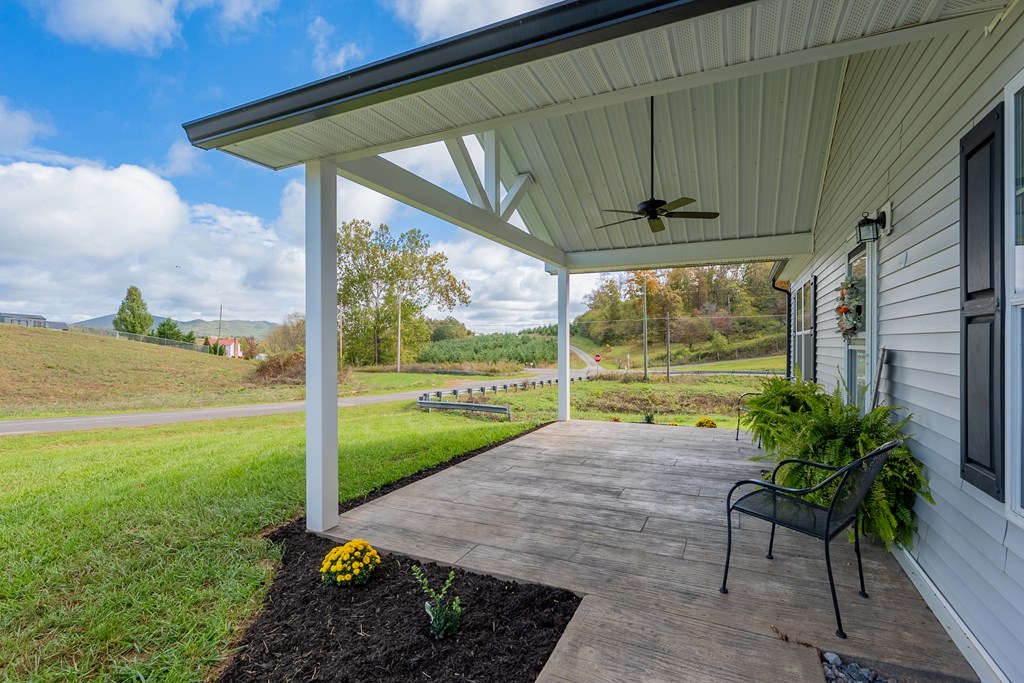 Max Meadows, Virginia 24360, United States, 3 Bedrooms Bedrooms, ,2 BathroomsBathrooms,Residential,Active,231024