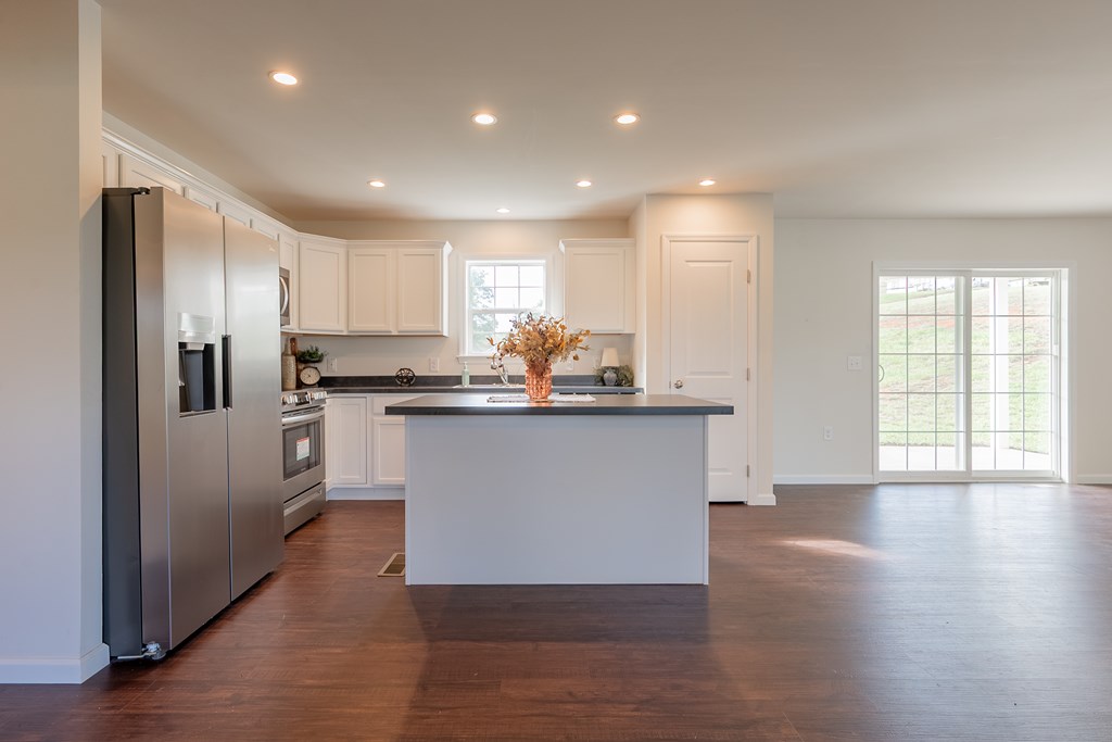 Max Meadows, Virginia 24360, United States, 3 Bedrooms Bedrooms, ,2 BathroomsBathrooms,Residential,Active,231024