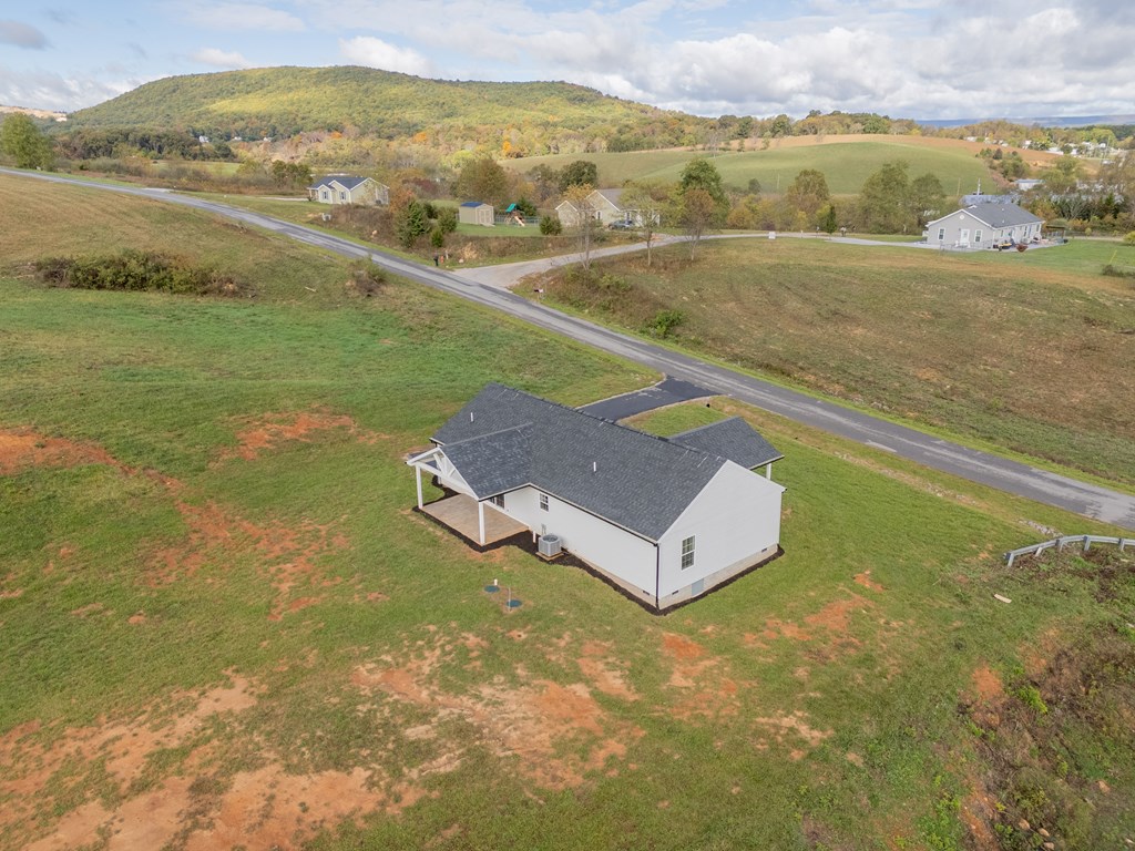 Max Meadows, Virginia 24360, United States, 3 Bedrooms Bedrooms, ,2 BathroomsBathrooms,Residential,Active,231024