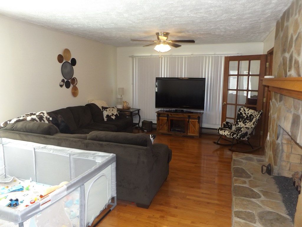 Photo of 803 Hidden Valley Rd, Hillsville, VA 24343 (MLS # 103662)