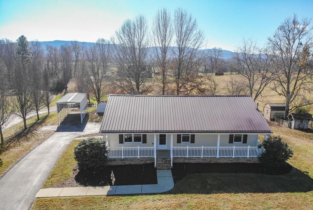 Photo of 19283 Saturn Drive, Abingdon, VA 24211 (MLS # 104229)