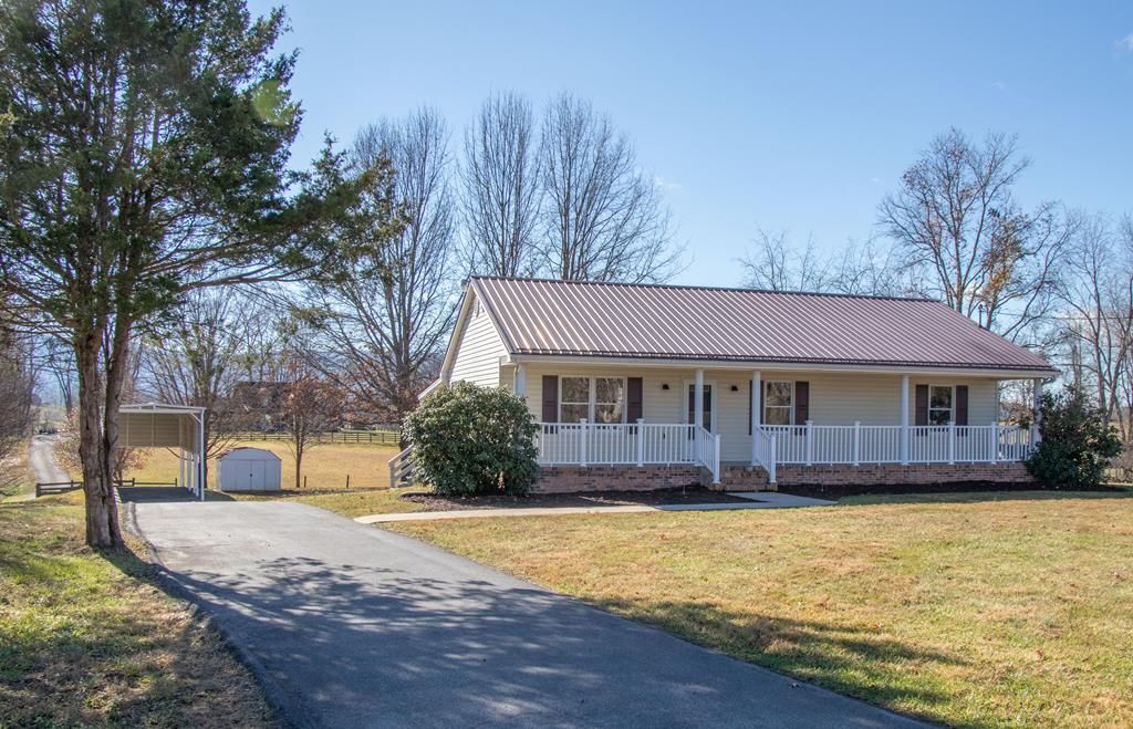 Photo of 19283 Saturn Drive, Abingdon, VA 24211 (MLS # 104229)