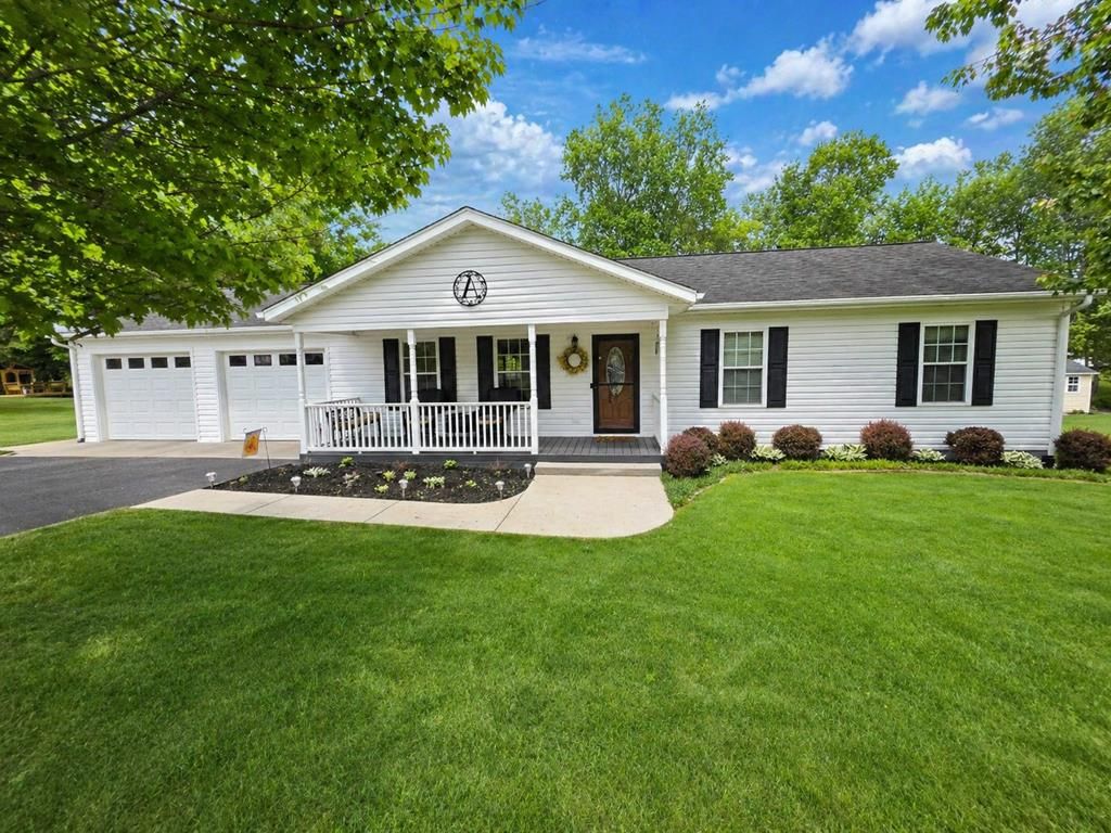 Photo of 116 Trapper Dr, Woodlawn, VA 24381 (MLS # 109872)