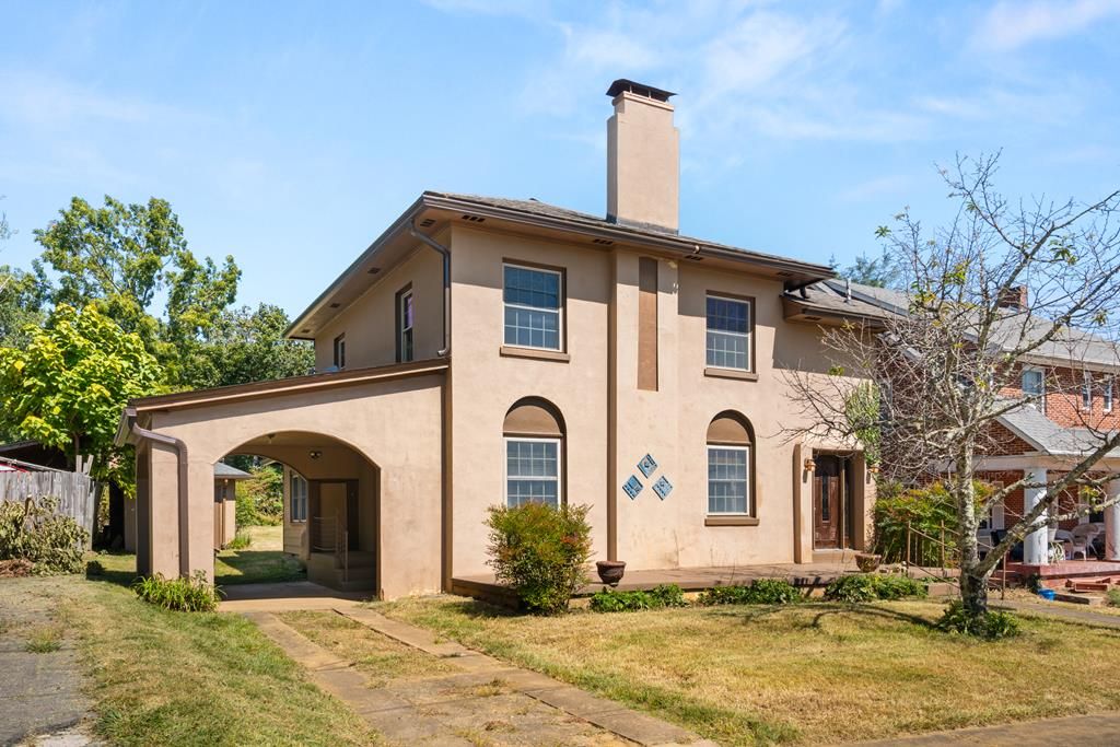 Photo of 404 W Washington Street, Galax, VA 24333 (MLS # 103418)