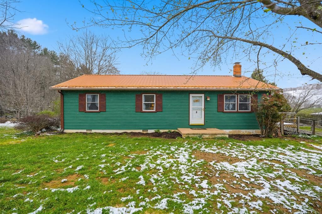 Photo of 1208 Dry Road, Speedwell, VA 24374 (MLS # 109257)