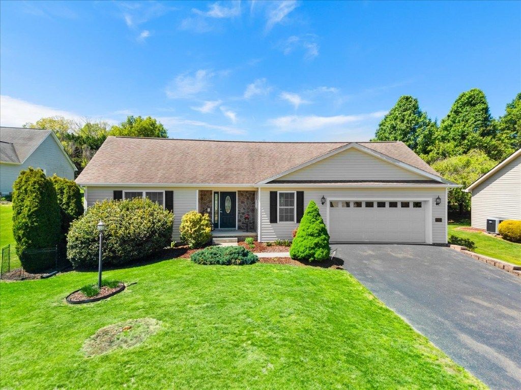 Photo of 1904 Wilshire Lane, Pulaski, VA 24301 (MLS # 110101)