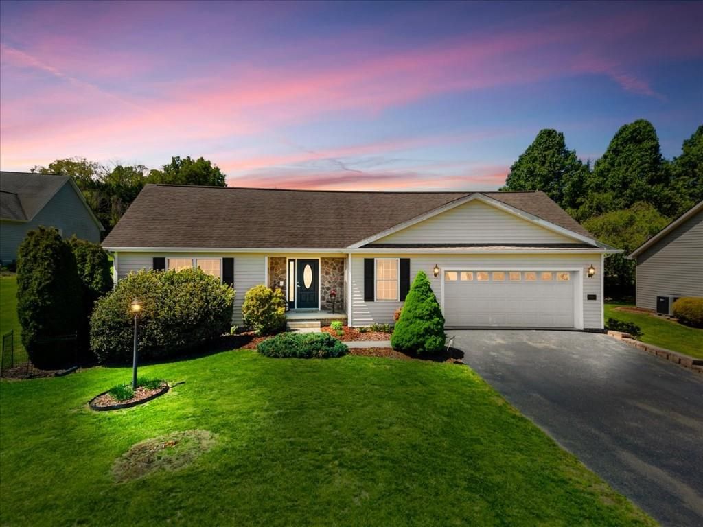 Photo of 1904 Wilshire Lane, Pulaski, VA 24301 (MLS # 110101)