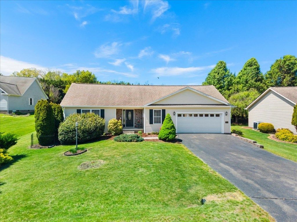 Photo of 1904 Wilshire Lane, Pulaski, VA 24301 (MLS # 110101)