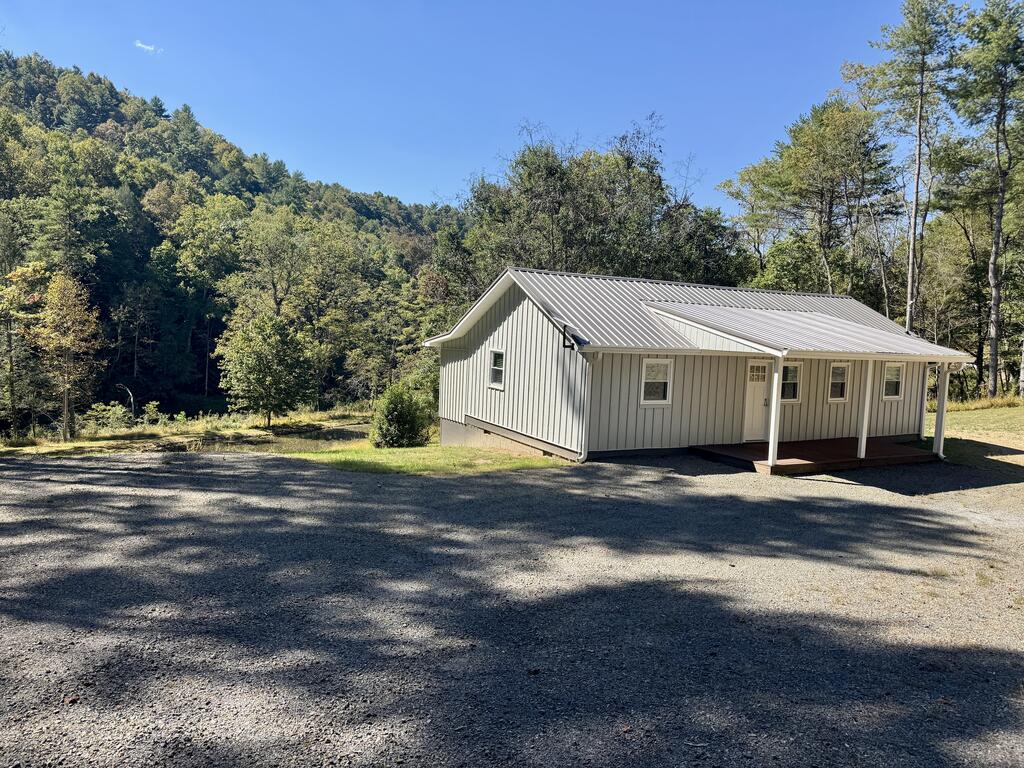Photo of 2331 Pot Rock Rd, Woodlawn, VA 24381 (MLS # 112222)