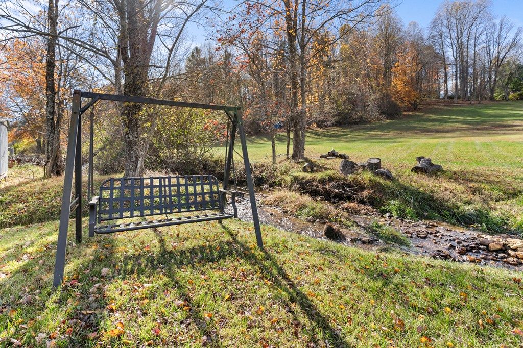 Photo of 146 Trapper Drive, Woodlawn, VA 24381 (MLS # 104005)