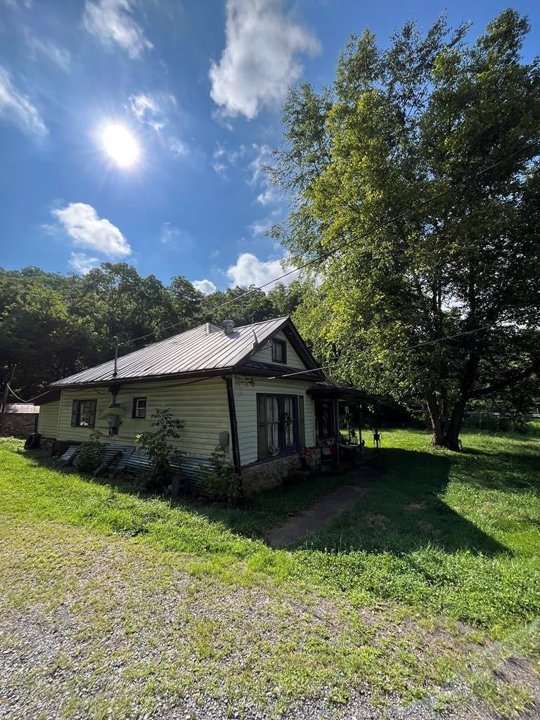 Photo of 4127 Sinking Creek Hwy, Dungannon, VA 24245 (MLS # 111027)