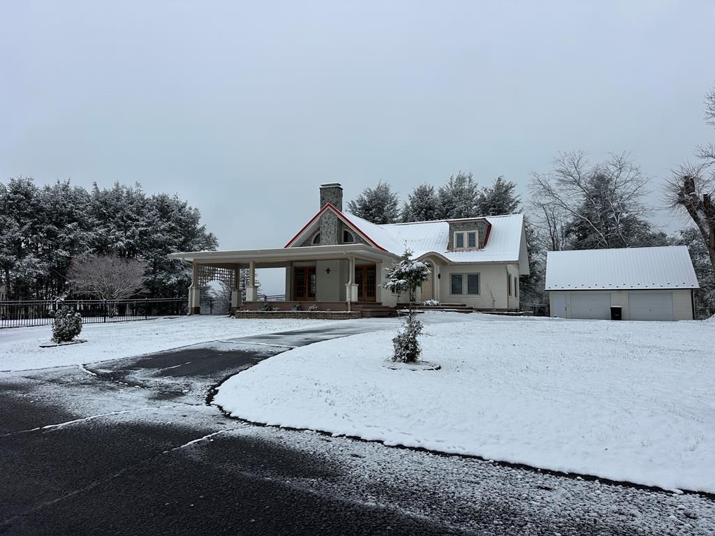 Photo of 118 Pine Cone Pt, Galax, VA 24333 (MLS # 100062)