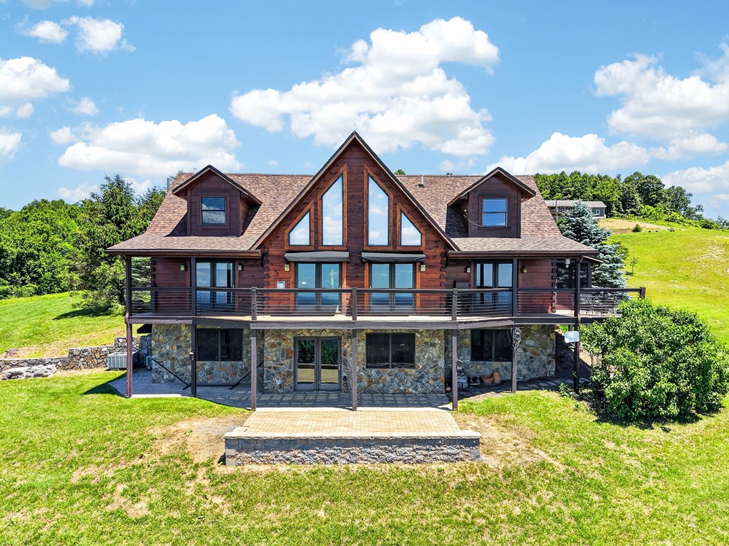 482 Apple Hill Ln