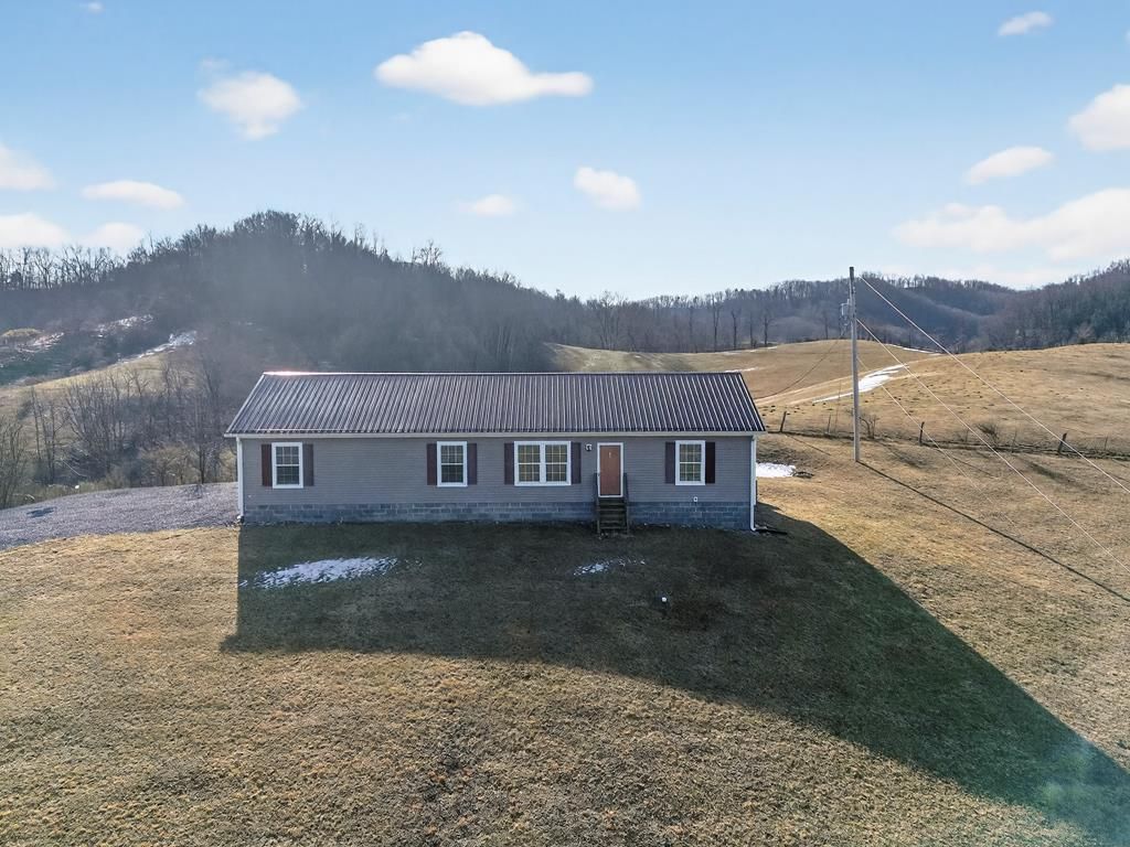 Photo of 32383 Raccoon Trail, Meadowview, VA 24361 (MLS # 105803)