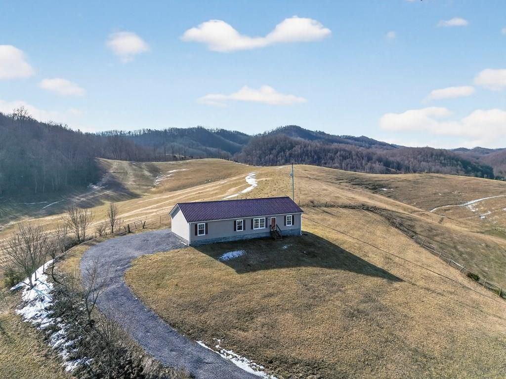 Photo of 32383 Raccoon Trail, Meadowview, VA 24361 (MLS # 105803)