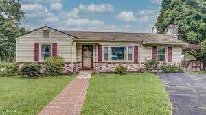 Photo of 290 Bellemeade Circle, Bristol, VA 24201 (MLS # 111515)