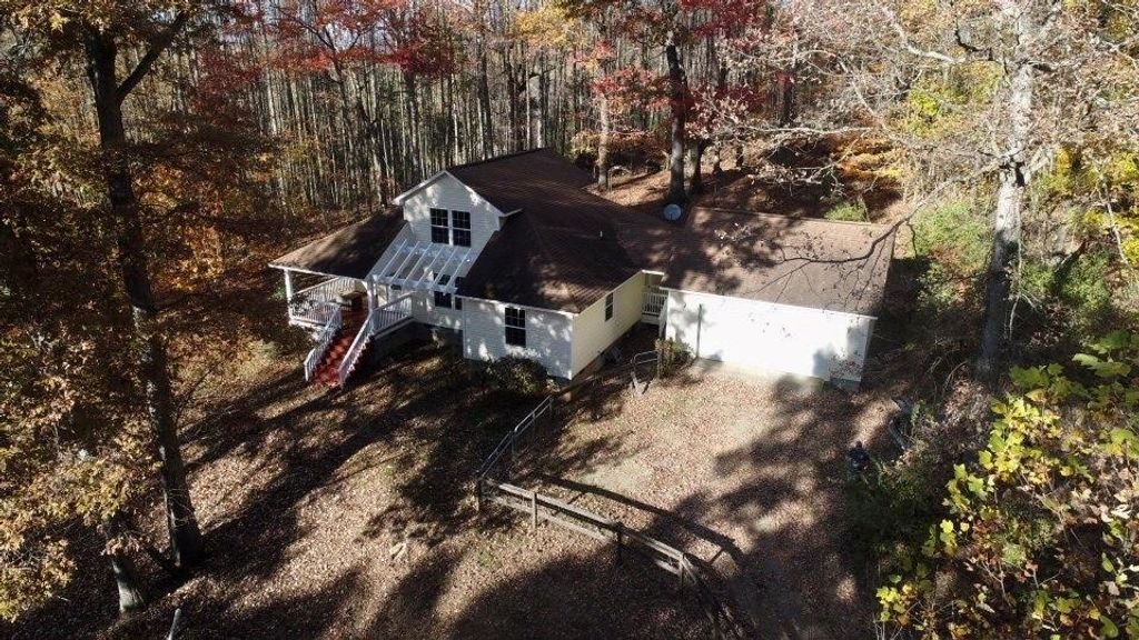 Photo of 25568 Calima Drive, Abingdon, VA 24210 (MLS # 104114)