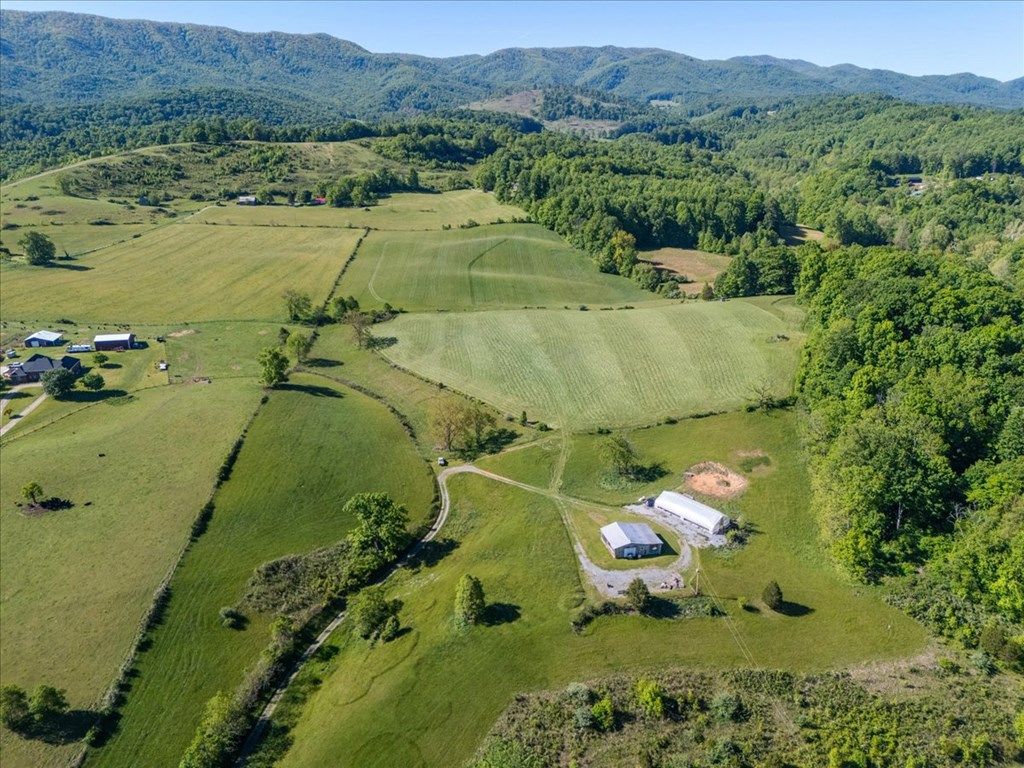 Photo of 21570 Alvarado Road, Abingdon, VA 24211 (MLS # 110232)