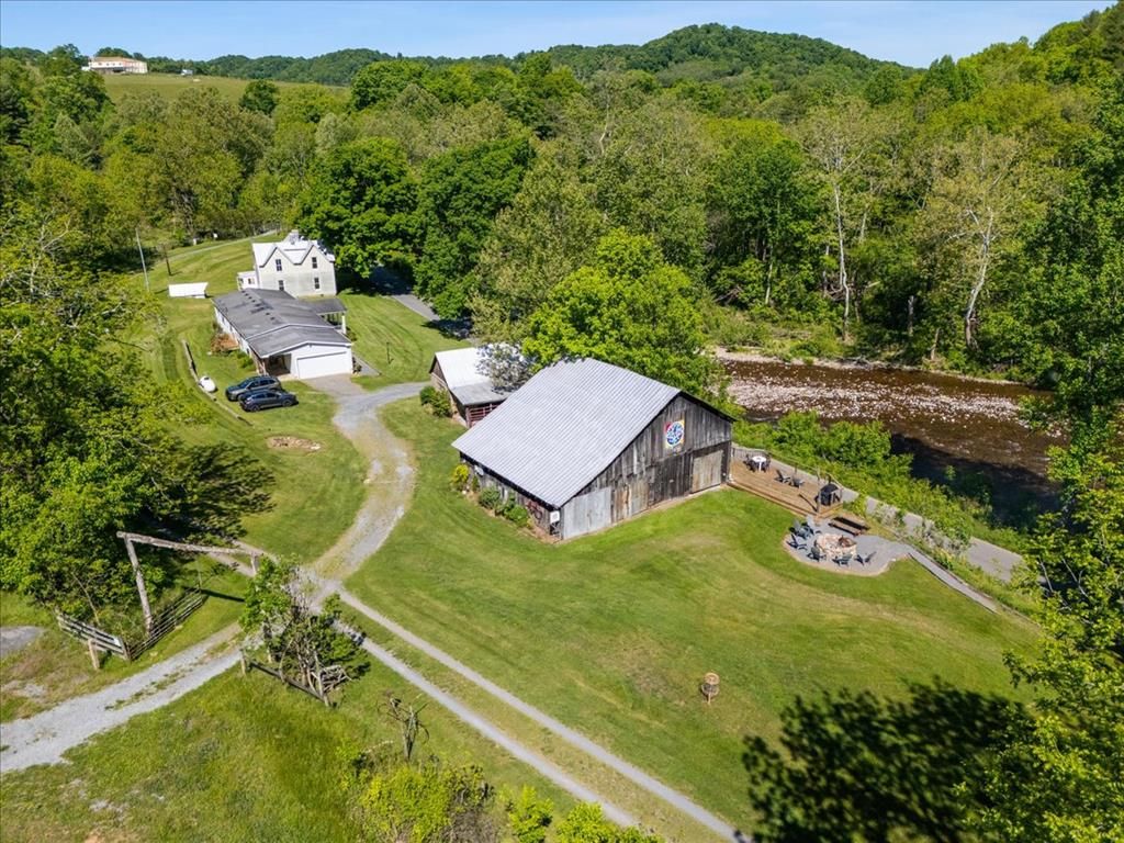 Photo of 21570 Alvarado Road, Abingdon, VA 24211 (MLS # 110232)