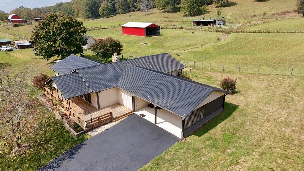 Photo of 739 Flowing Springs Rd, Atkins, VA 24311 (MLS # 103497)