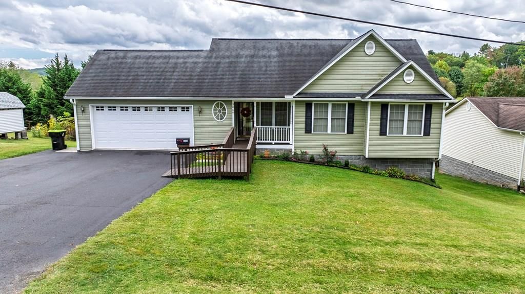Photo of 3860 Glendale Rd, Galax, VA 24333 (MLS # 103611)