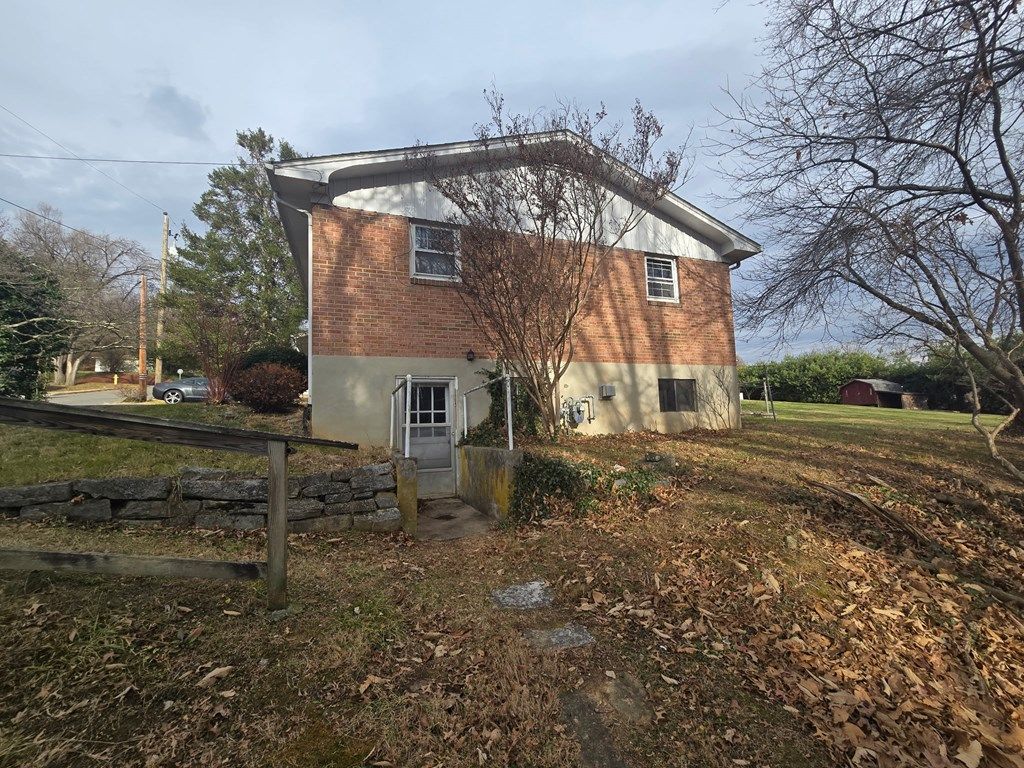 Photo of 470 N 8th Street, Wytheville, VA 24382 (MLS # 104299)