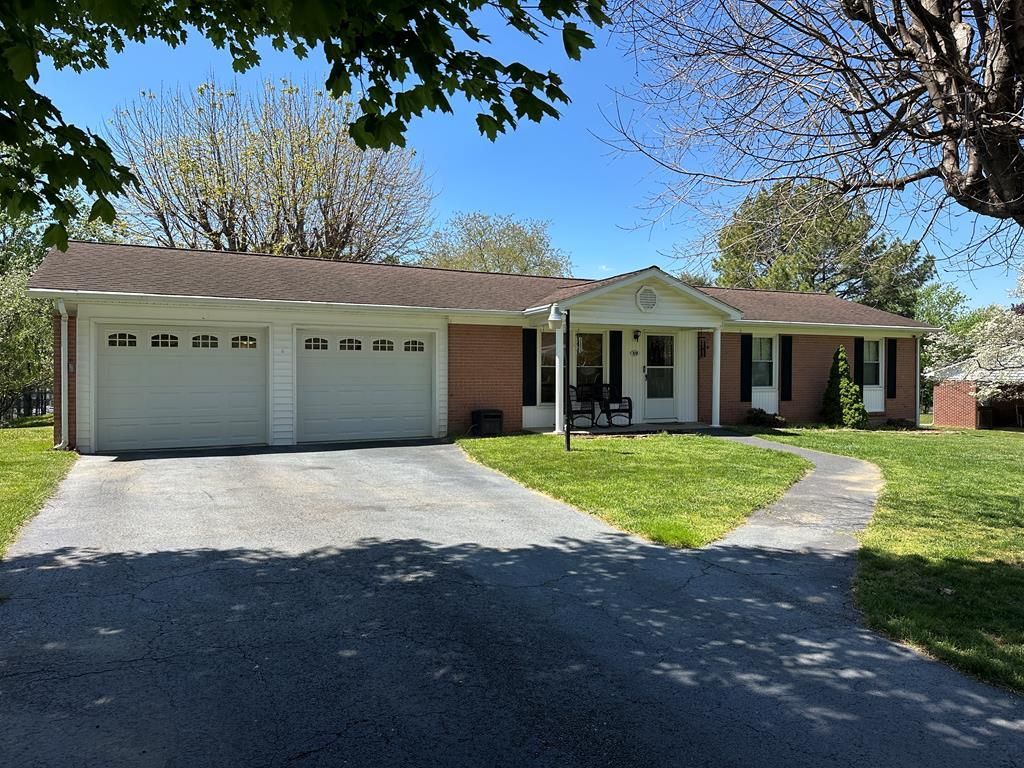 Photo of 109 Taylorwood Rd, Galax, VA 24333 (MLS # 109787)