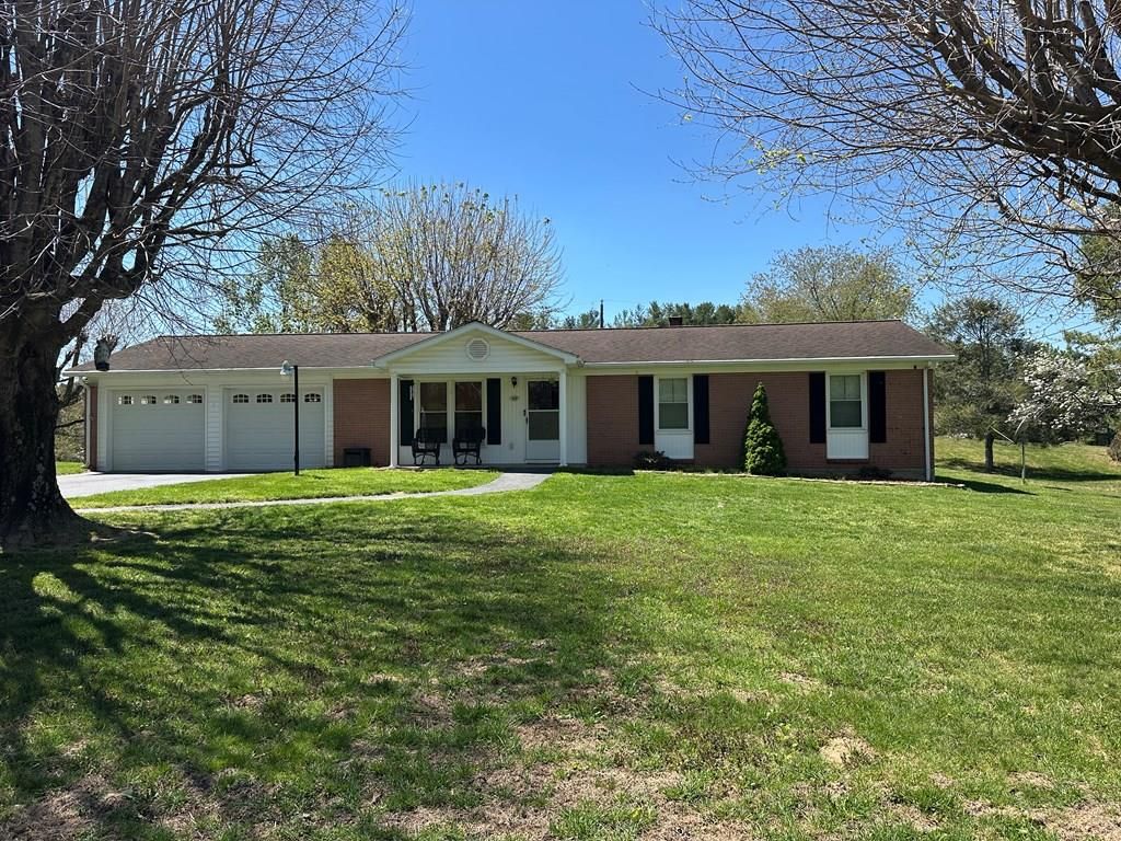 Photo of 109 Taylorwood Rd, Galax, VA 24333 (MLS # 109787)