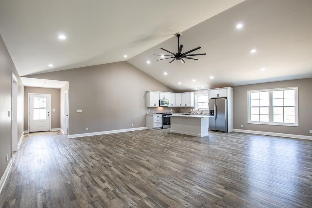 Photo of 17150 Sedona Drive, Abingdon, VA 24211 (MLS # 109831)